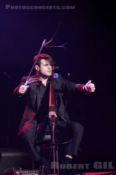2CELLOS - 2013-12-11 - PARIS - Olympia - 